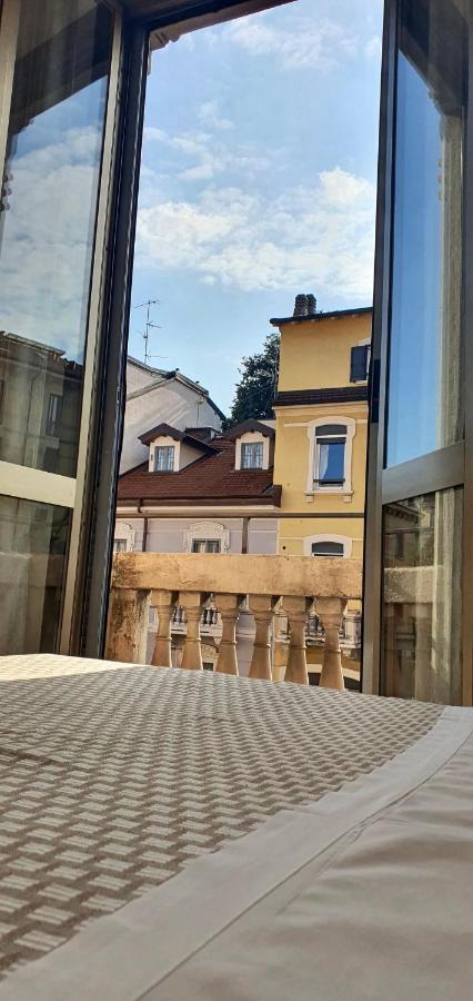 Hotel Mondial Milan Exterior photo